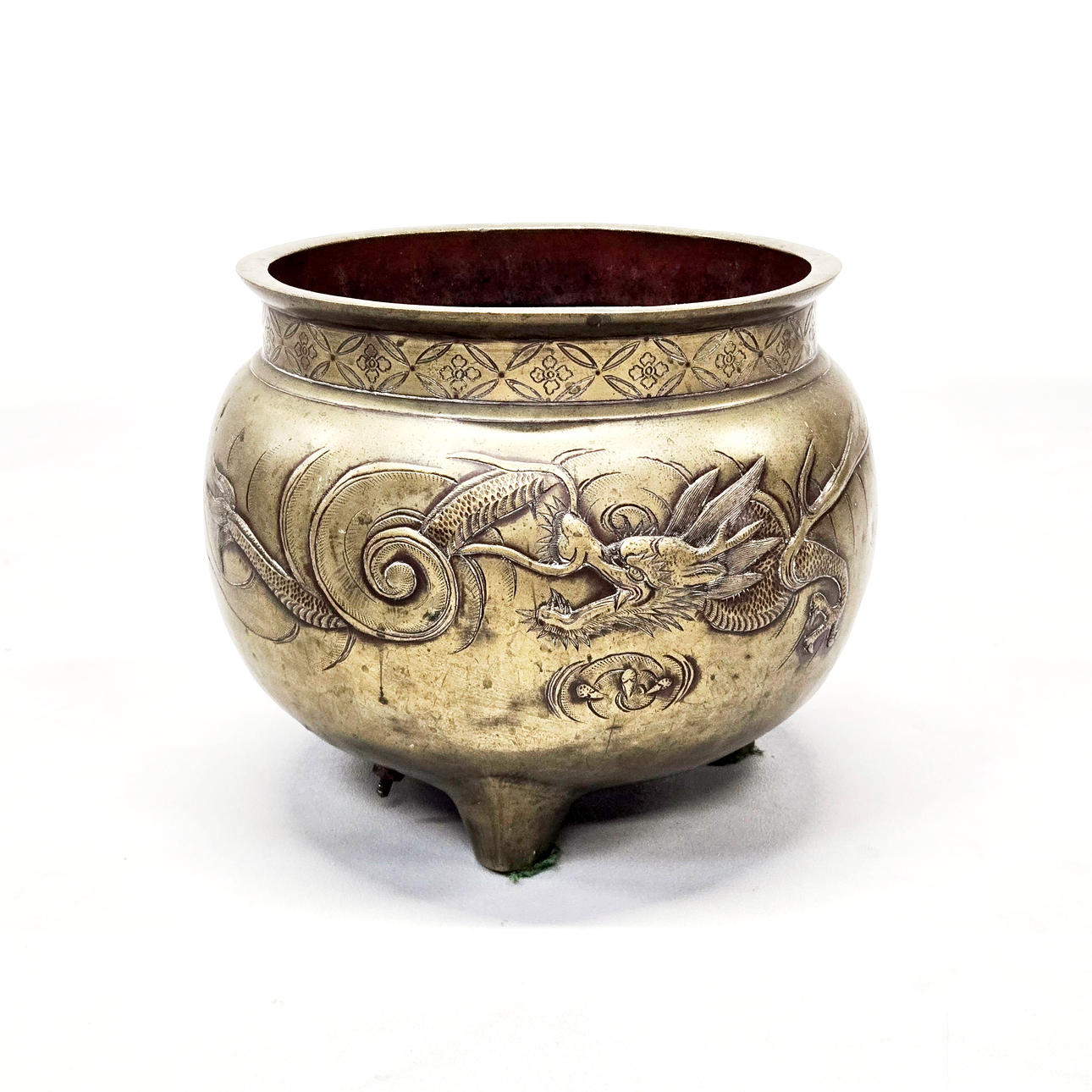 LARGE ORIENTAL BOWL.