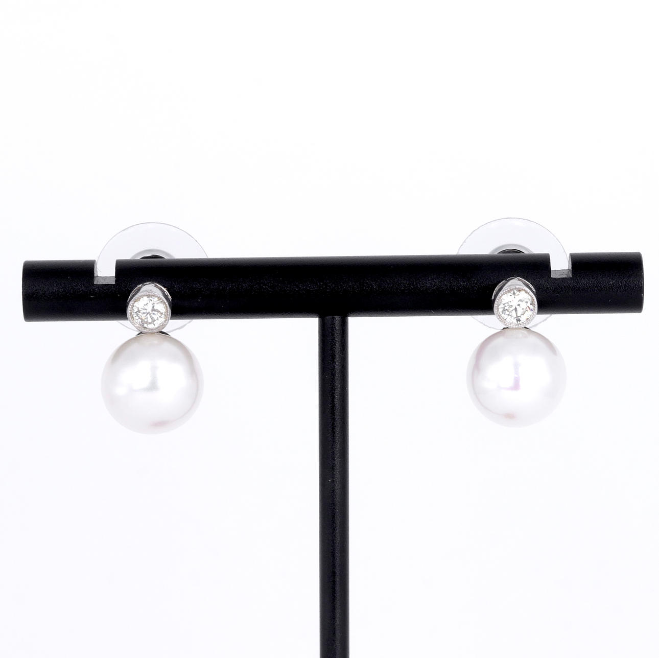 18CT DIAMOND & PEARL EARRINGS.