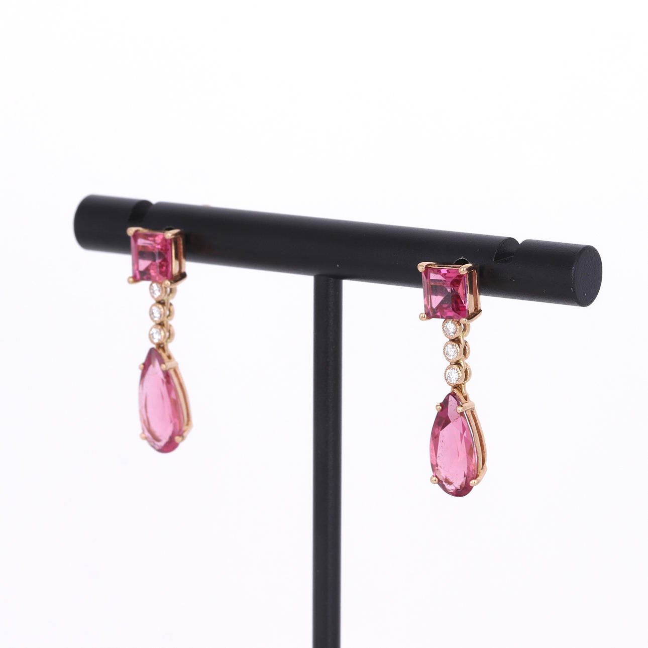18CT TOURAMLINE & DIAMOND EARRINGS.