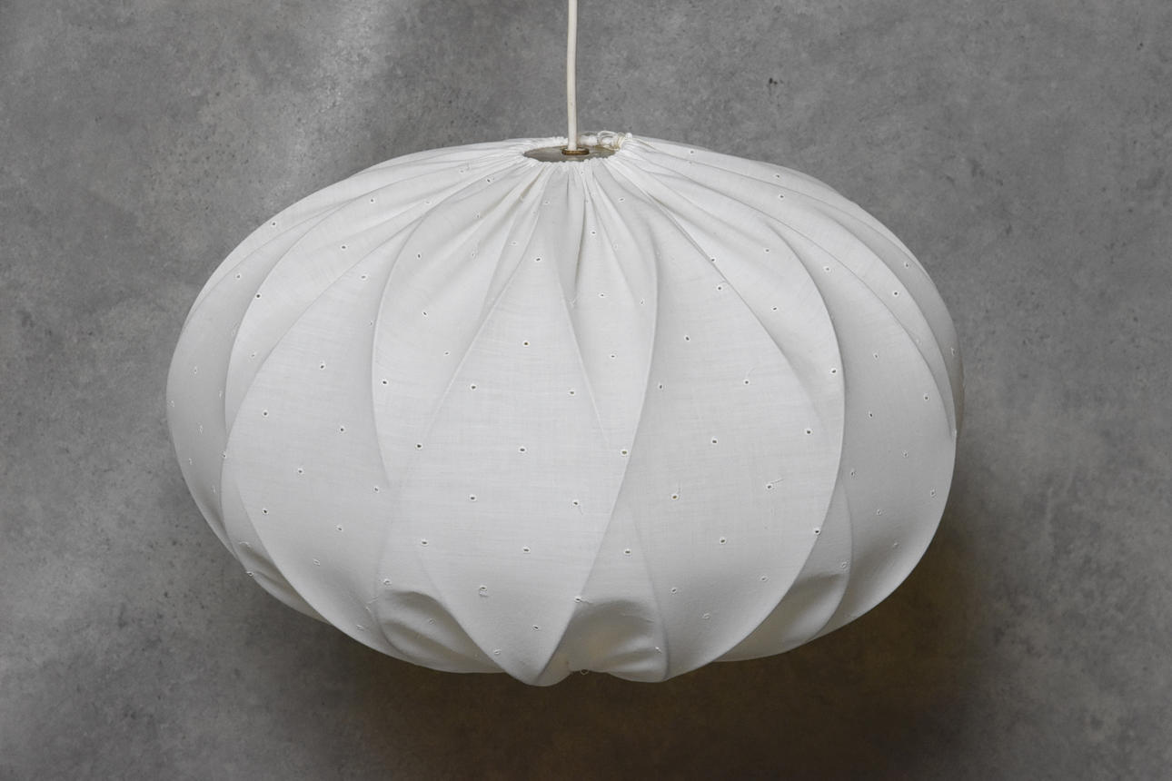 TAKLAMPA, " Pia " Thore Ahlsén för Gärsnäs formgiven 1940.