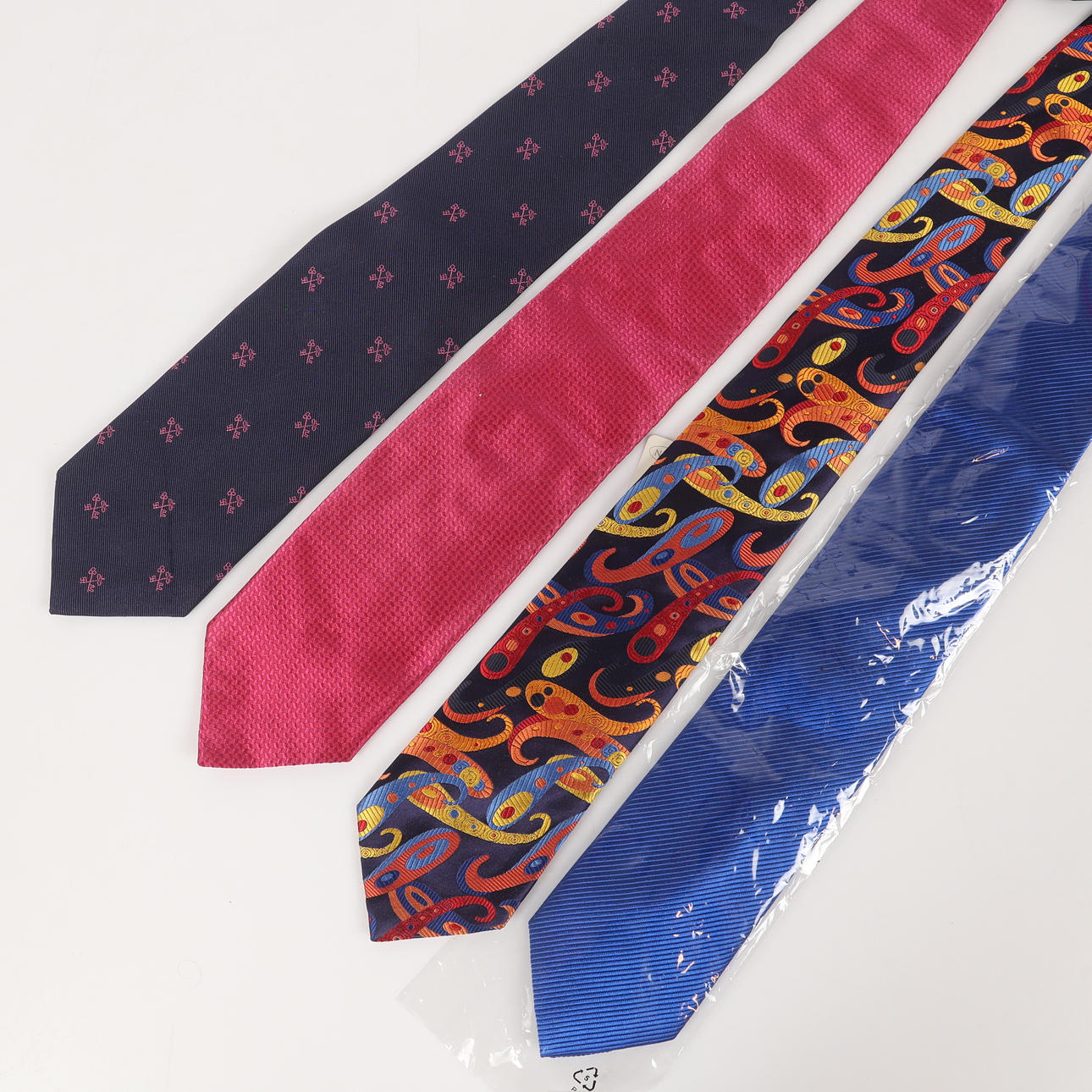 TIES, 4 pieces, silk etc., including Eton.
