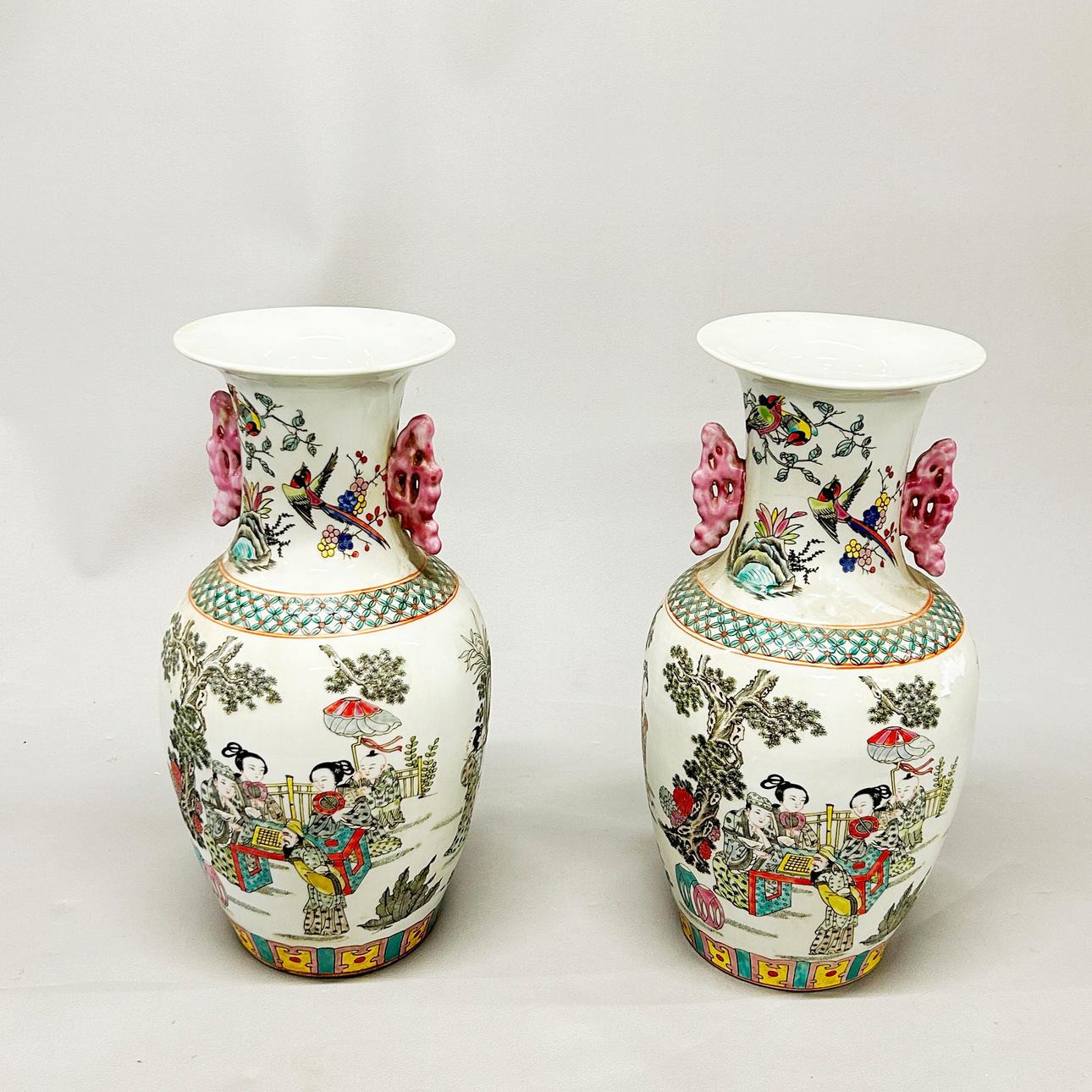 CHINESE PORCELAIN VASES.