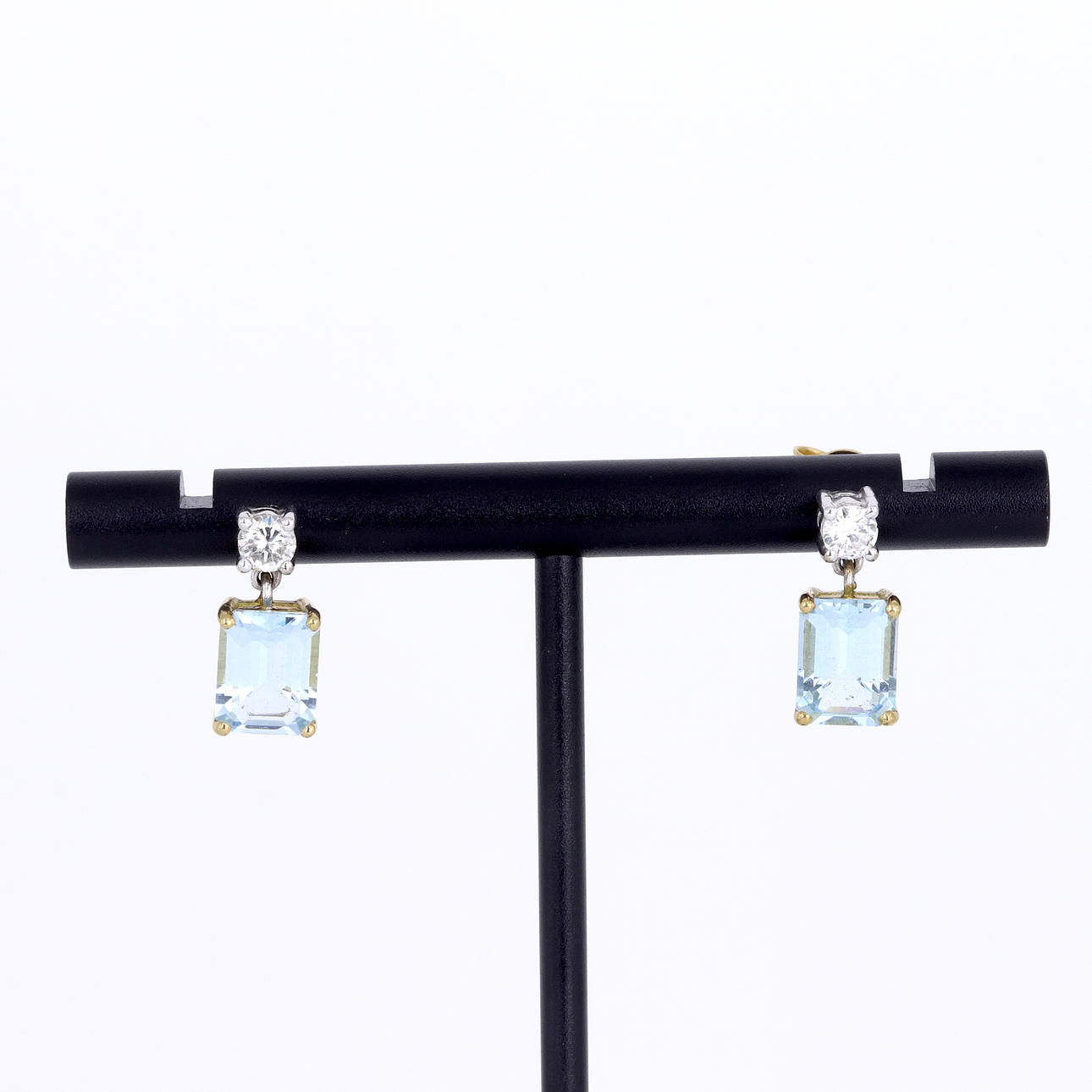 18CT AQUAMARINE & DIAMOND EARRINGS.