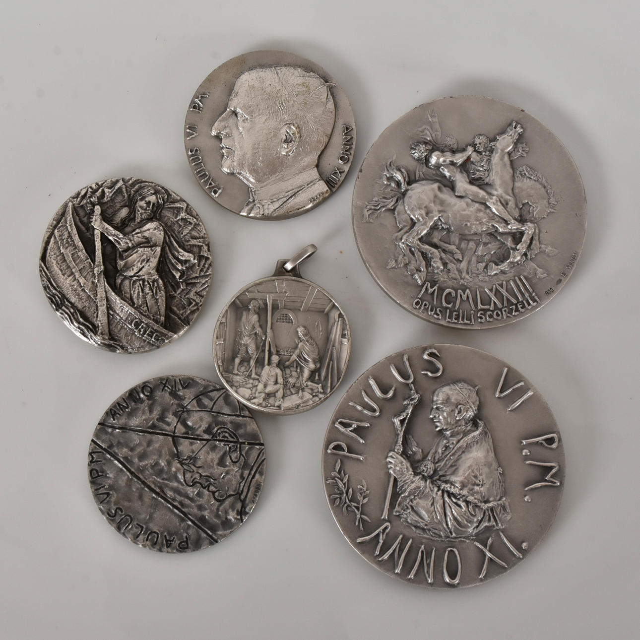 PAPAL MEDALS, 5 pcs, 800/1000 silver.