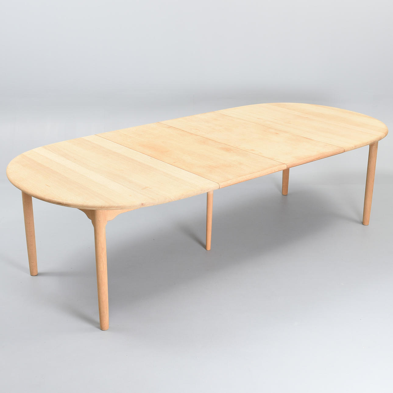 KURT ØSTERVIG. Dining table in solid oak, KP Möbler, Denmark 1960s.