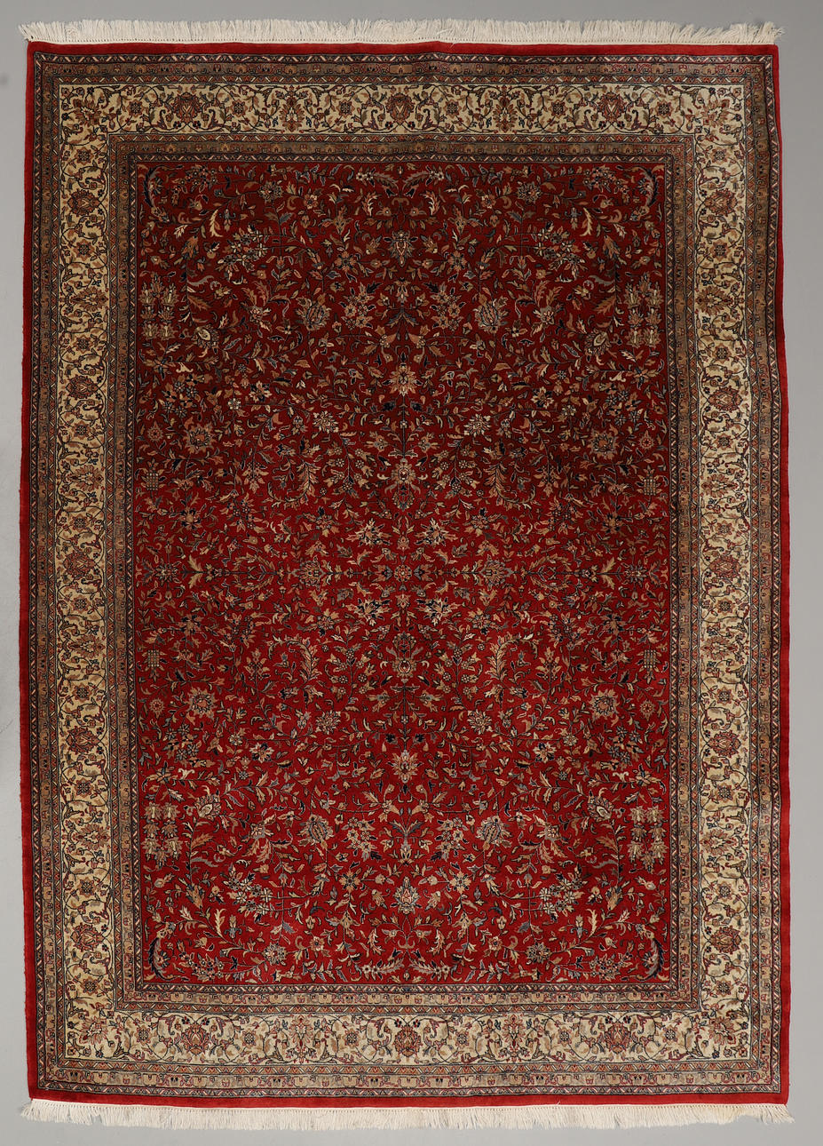 CARPET, oriental, wool. Old. Approx. 350x253 cm.