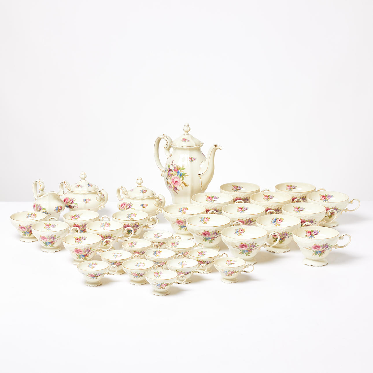 DINNER SERVICE, 72 pcs, "Pompadour", Rosenthal, Germany.