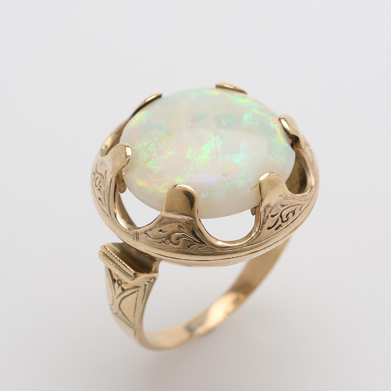 RING, 14K GOLD & OPAL, TOTAL 5.5 GRAMS.