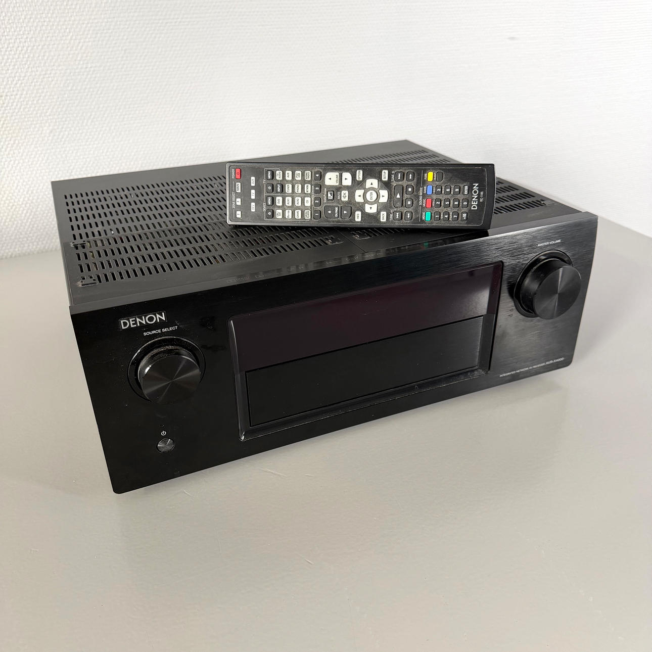 DENON AVR-X4000, receiver amplifier.