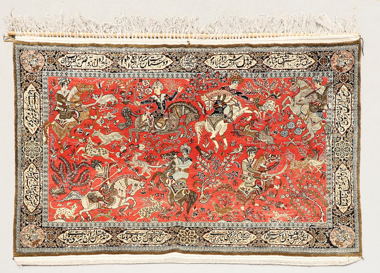 CARPET, figural, hunting scene, probably silk, approx. 115 x 160 cm.