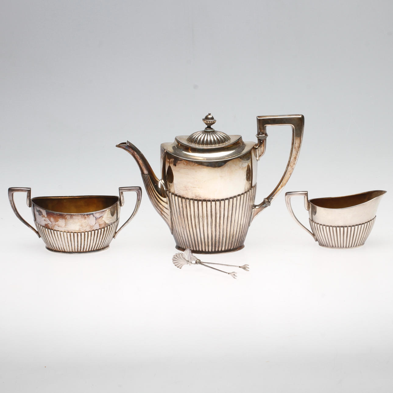 KAFFESERVIS, 3 delar, silver, KR Bergström, Kristinehamn 1917, vikt ca. 893,2 gram.