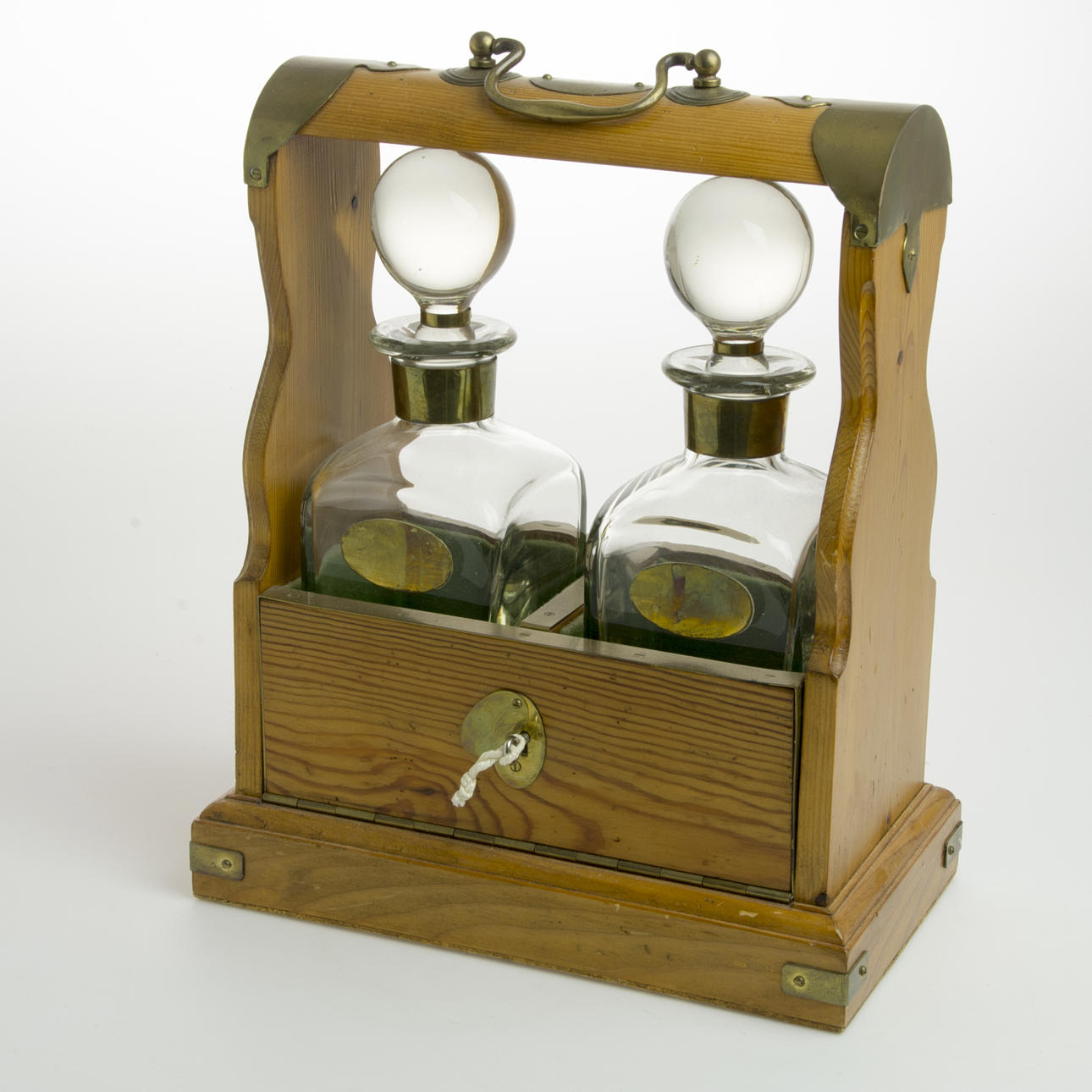 TANTALUS med 2 karaffer.