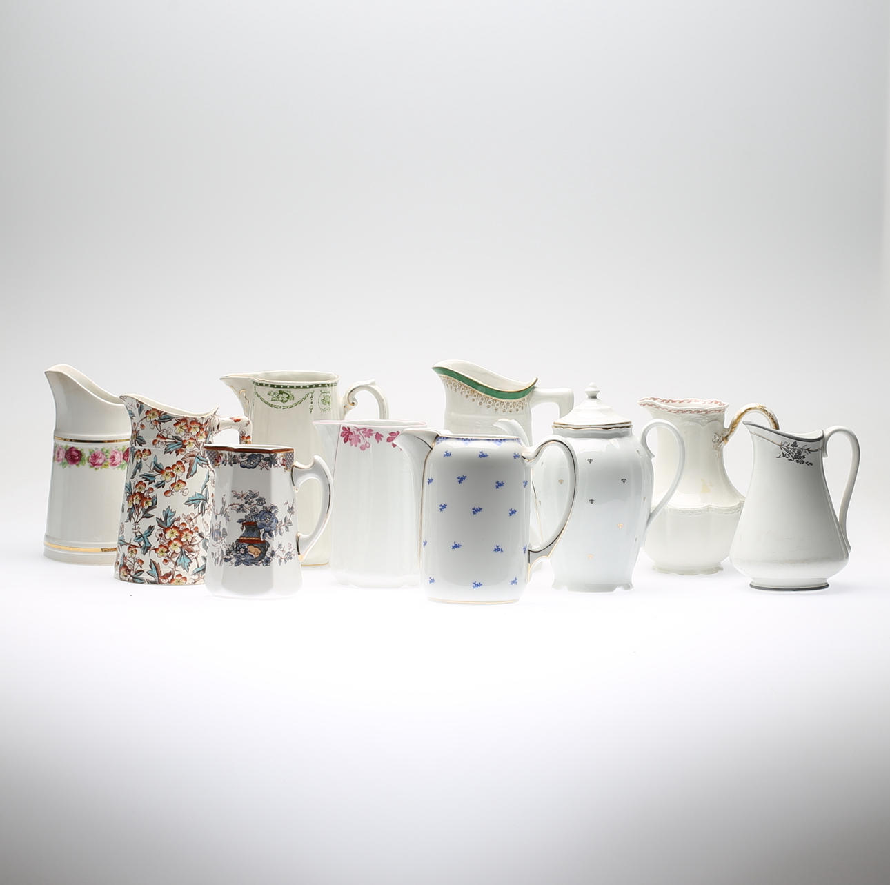 KANNOR, 10 st, porslin, bl a Rörstrand och Gustafsberg, 1800-/1900-tal.