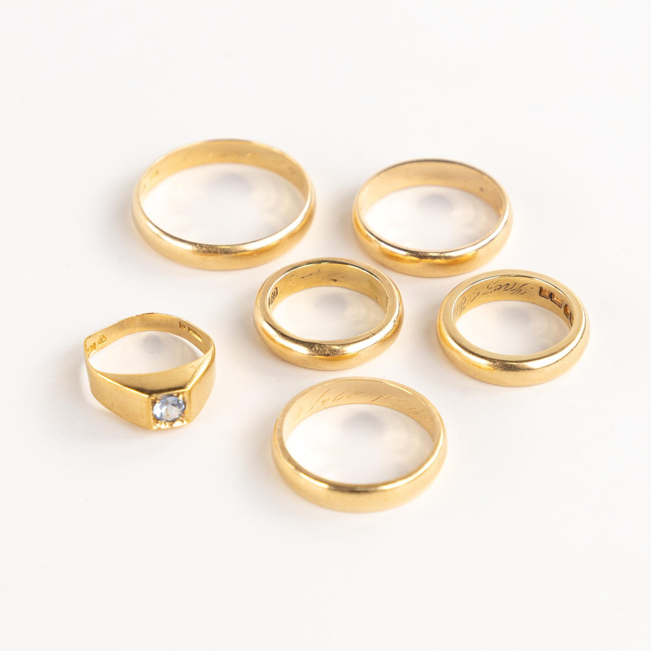 RINGS 6 pcs 18k gold.