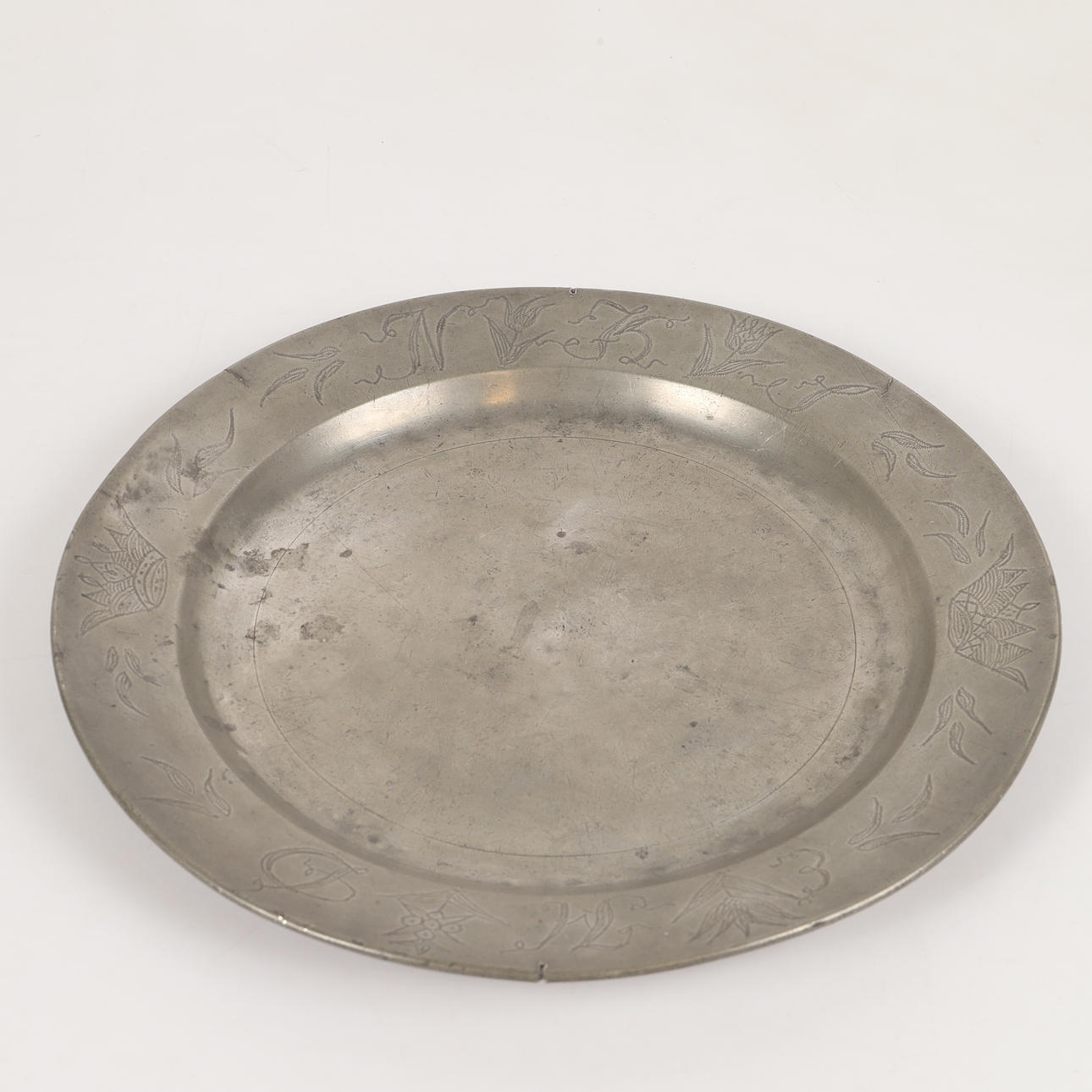 DISH, pewter, early 19th century.