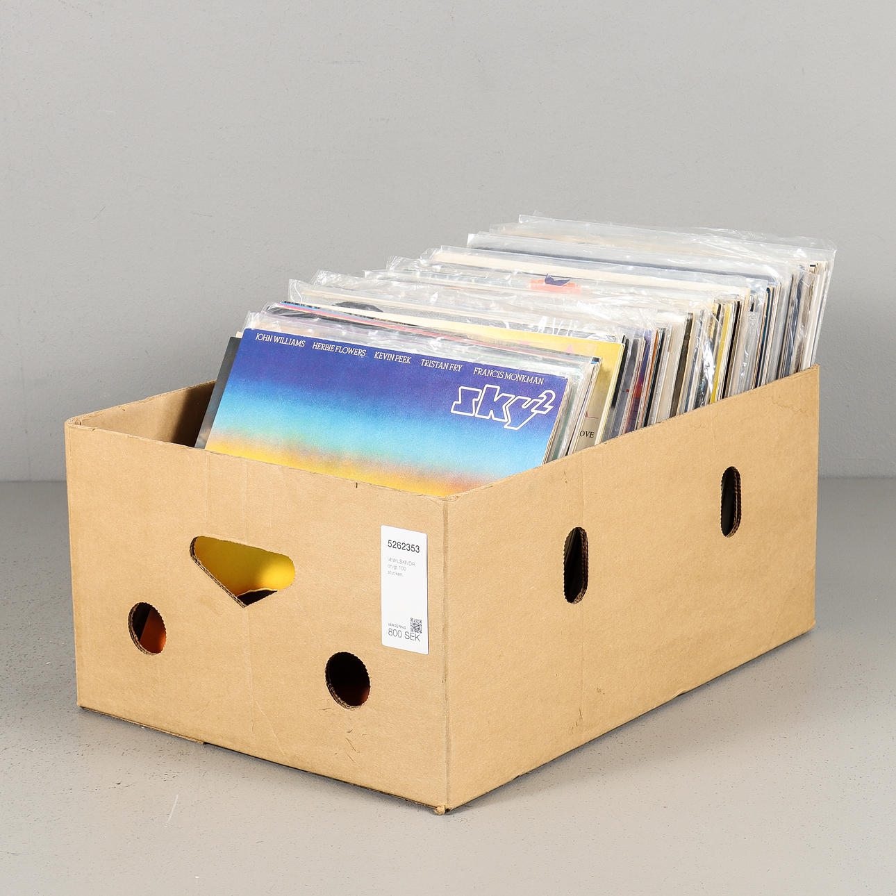 VINYL RECORDS, just over 100 pieces.