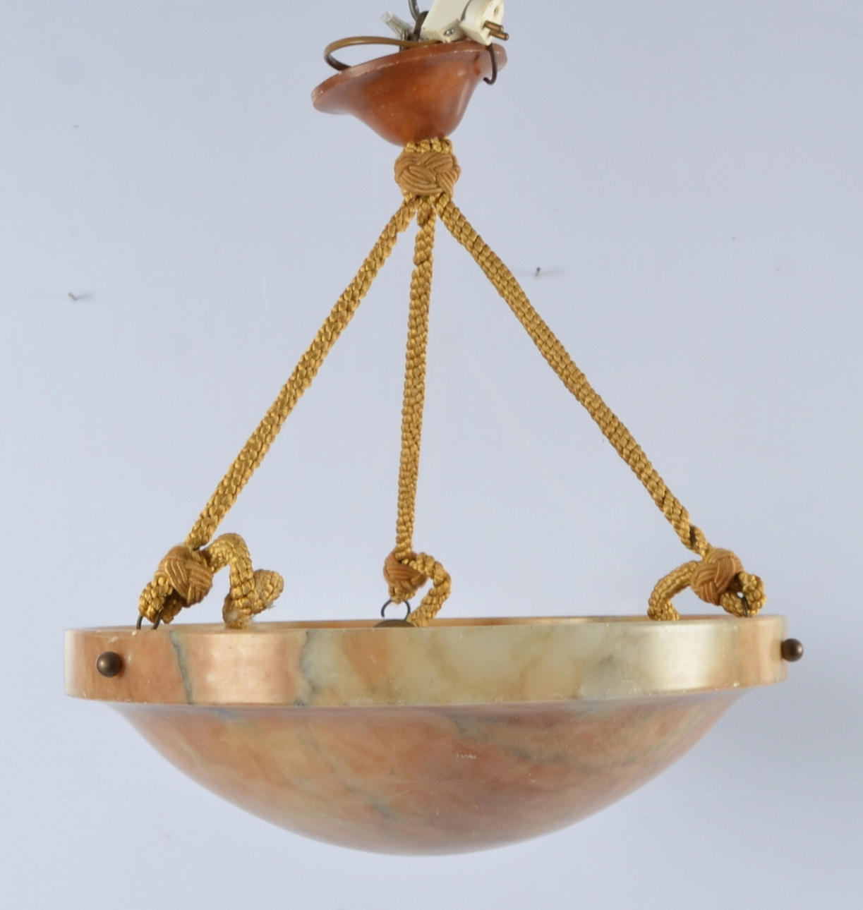 TAKLAMPA, alabaster, 1900-talets första hälft.