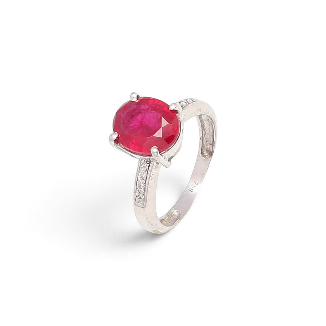 Rubin- och diamantring.