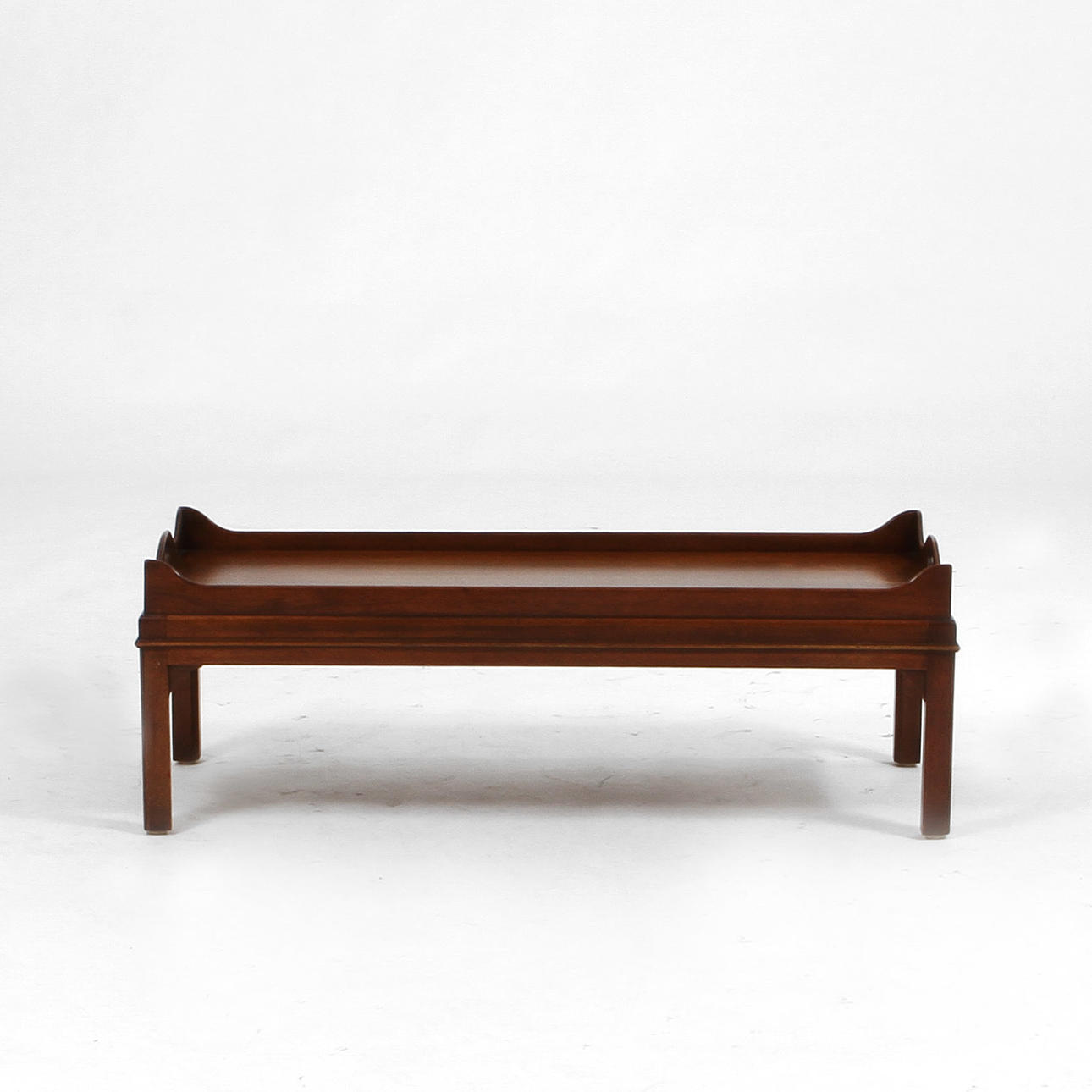 SOFFBORD, England, 1900-tal.