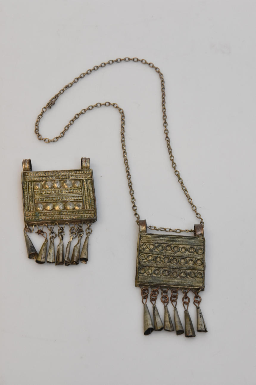 HALSBAND, 2 st, amulett, " inköpt Ogadenprovinsen Etiopien 1960 tal.