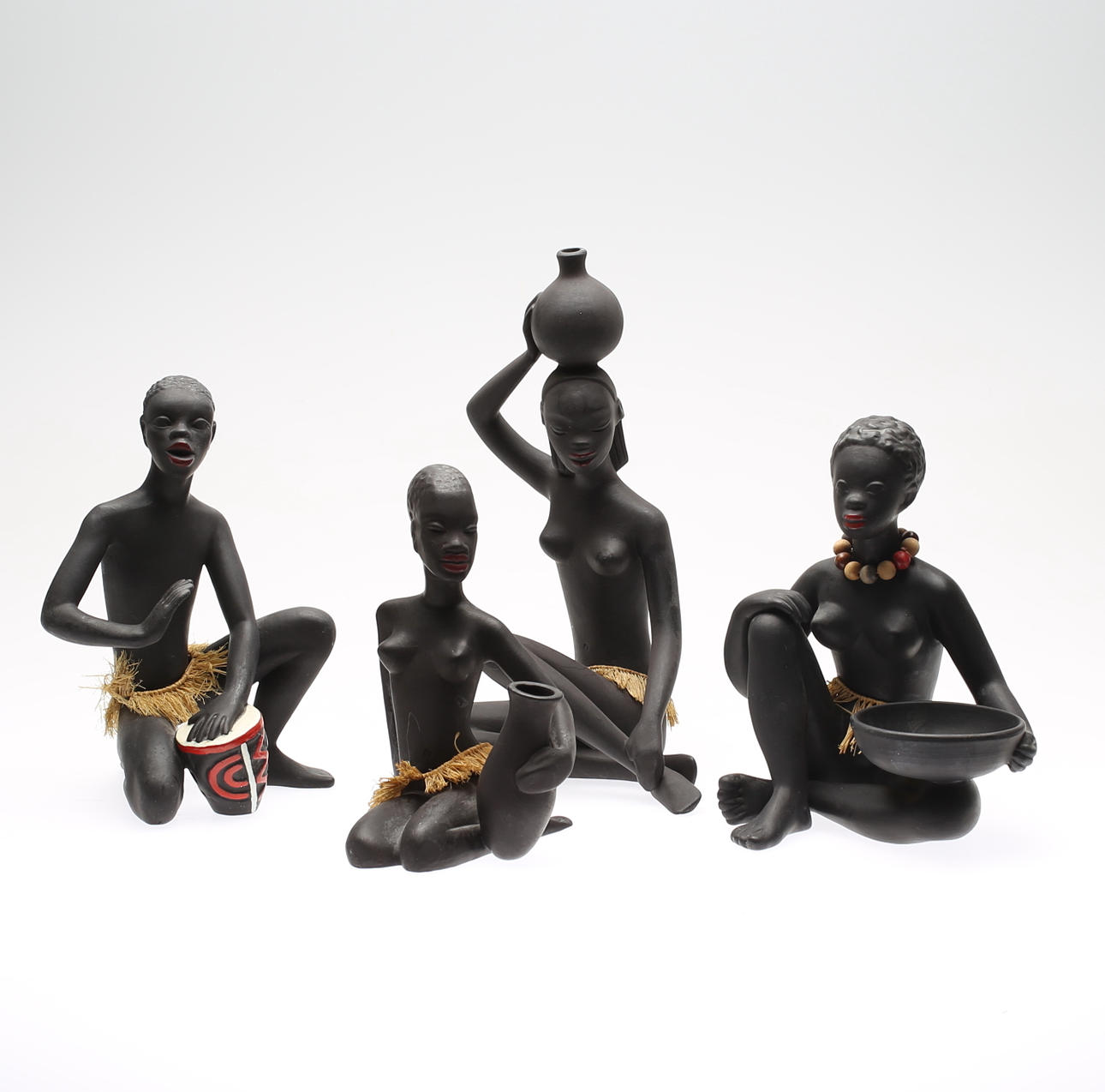 SKULPTURER, 4 st, keramik, 1900-tal.