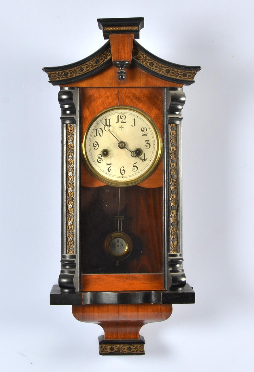 VÄGGUR, Junghans 1900-tal.
