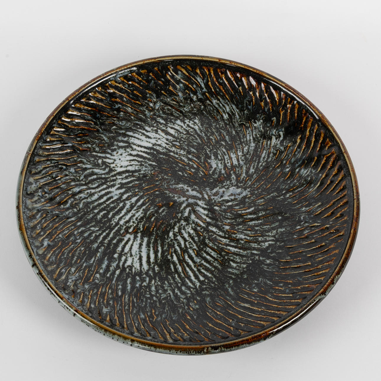 TOMAS ANAGRIUS. Dish, glazed stoneware, signed.