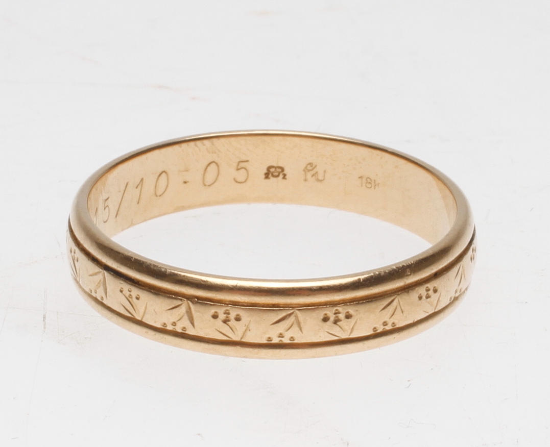 RING, 18k guld, vikt ca 7,5 gr.