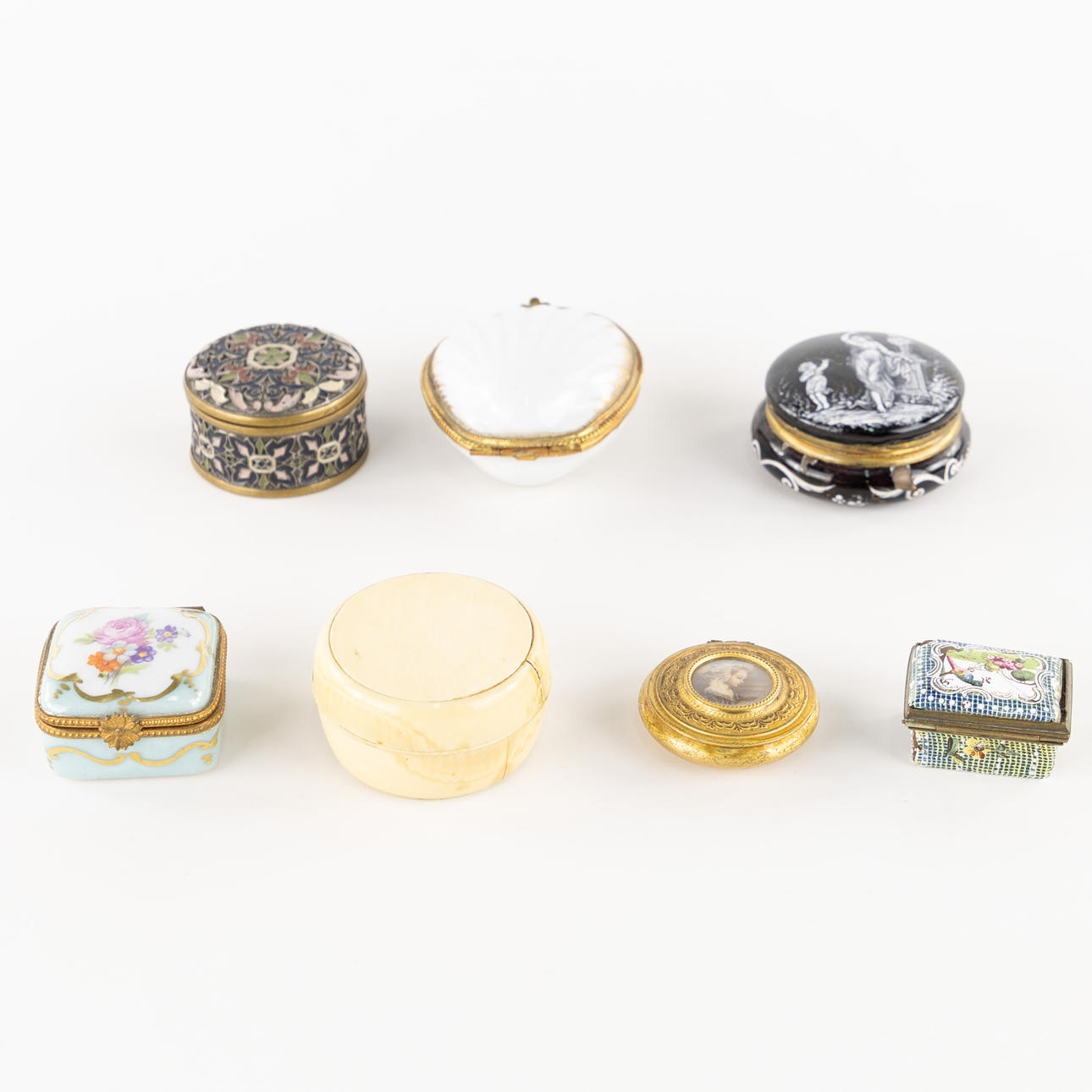 BOXES, 7 pcs, incl. porcelain.