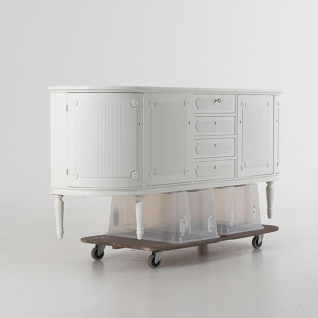 SIDEBOARD, Gustavian style. 20th century.
