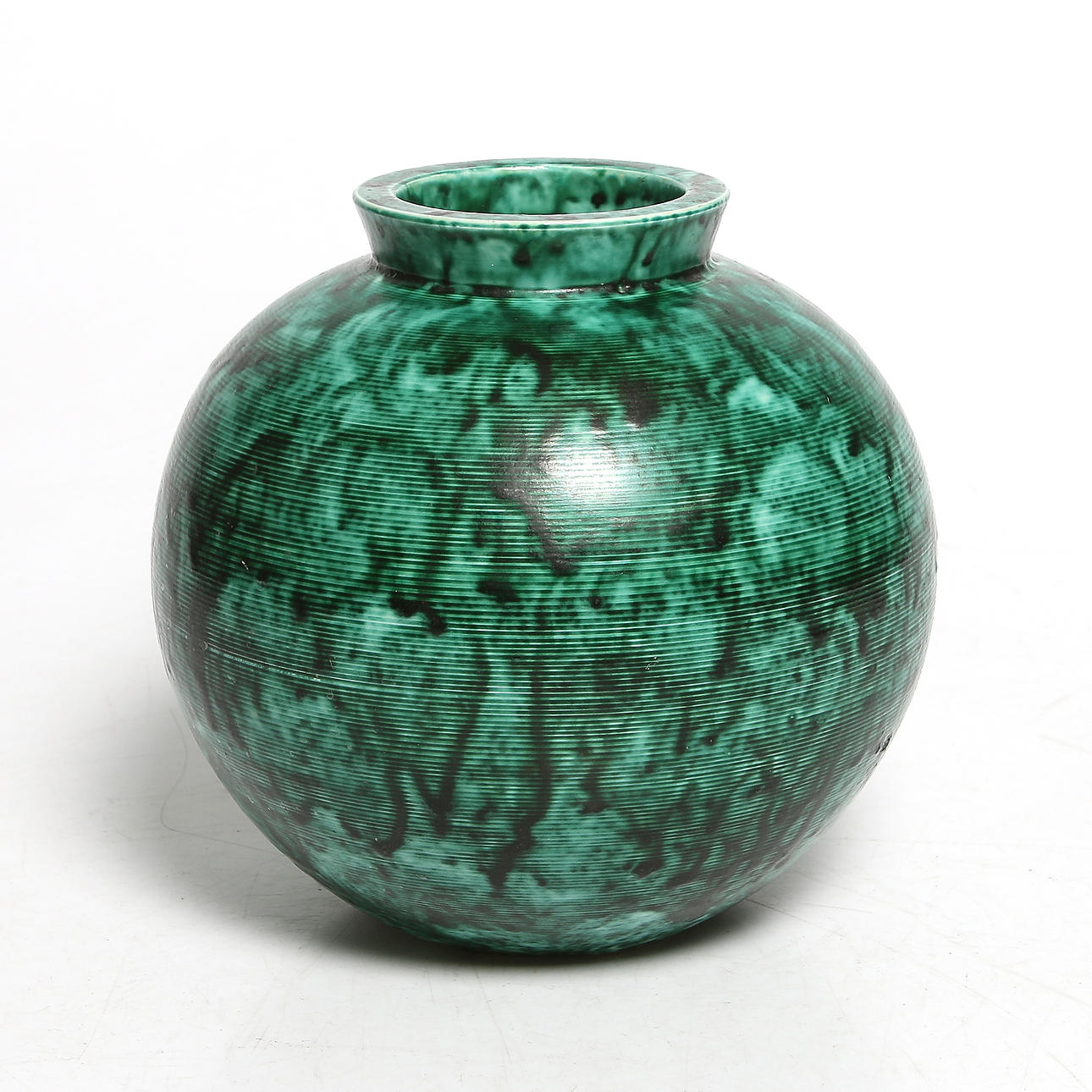 VAS, handdrejat stengods, Art Deco, "Argenta", Wilhelm Kåge, Gustavsberg, 1900-talets första hälft.