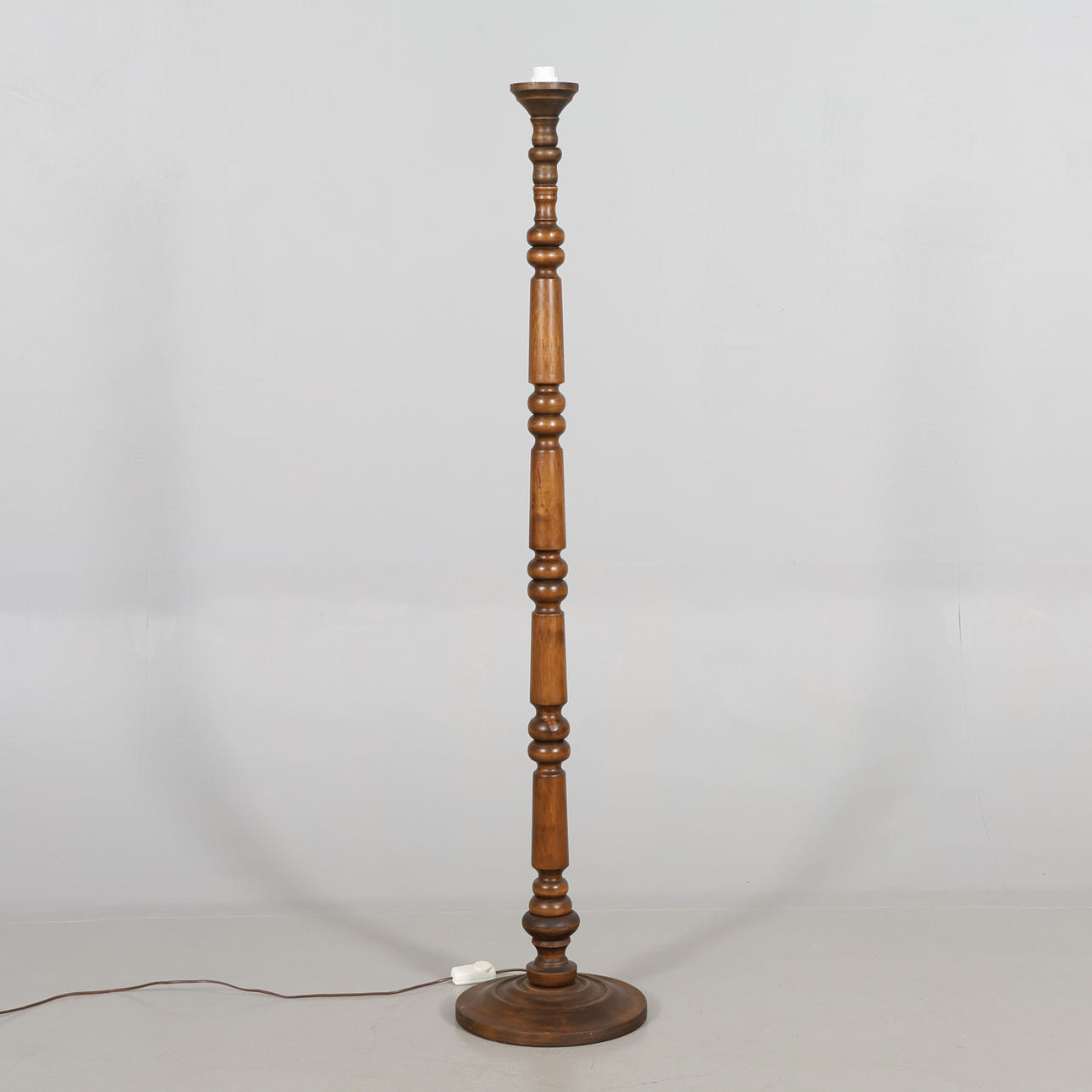 FLOOR LAMP wood.