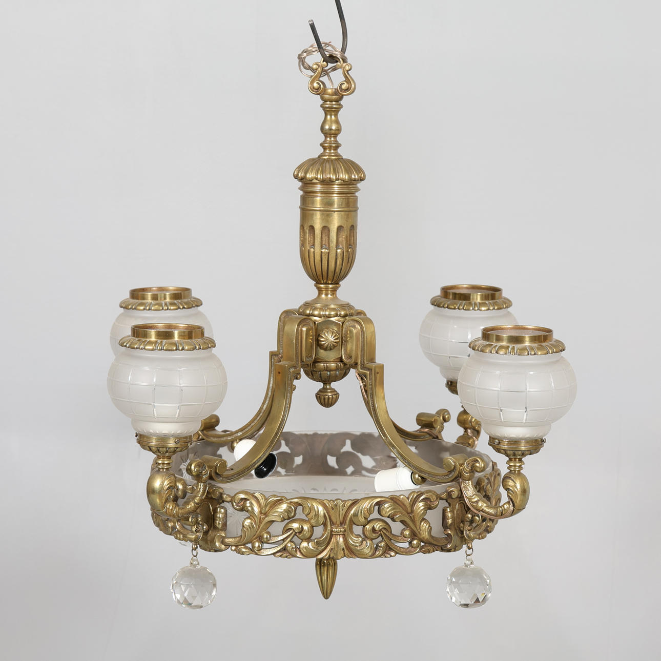 CEILING LAMP brass / glass with prisms.