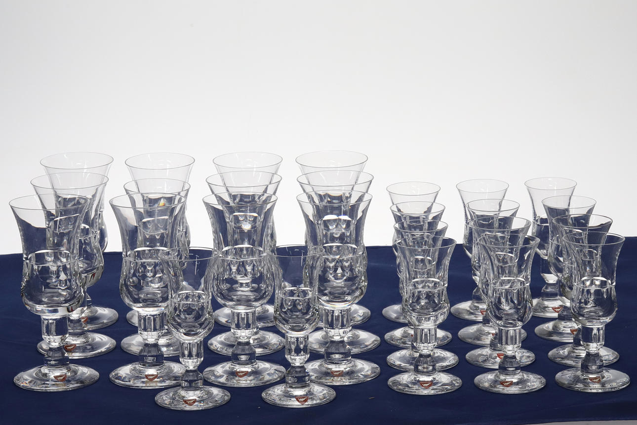 VINGLAS, 26 st, Orrefors glasbruk, 1900-tal.