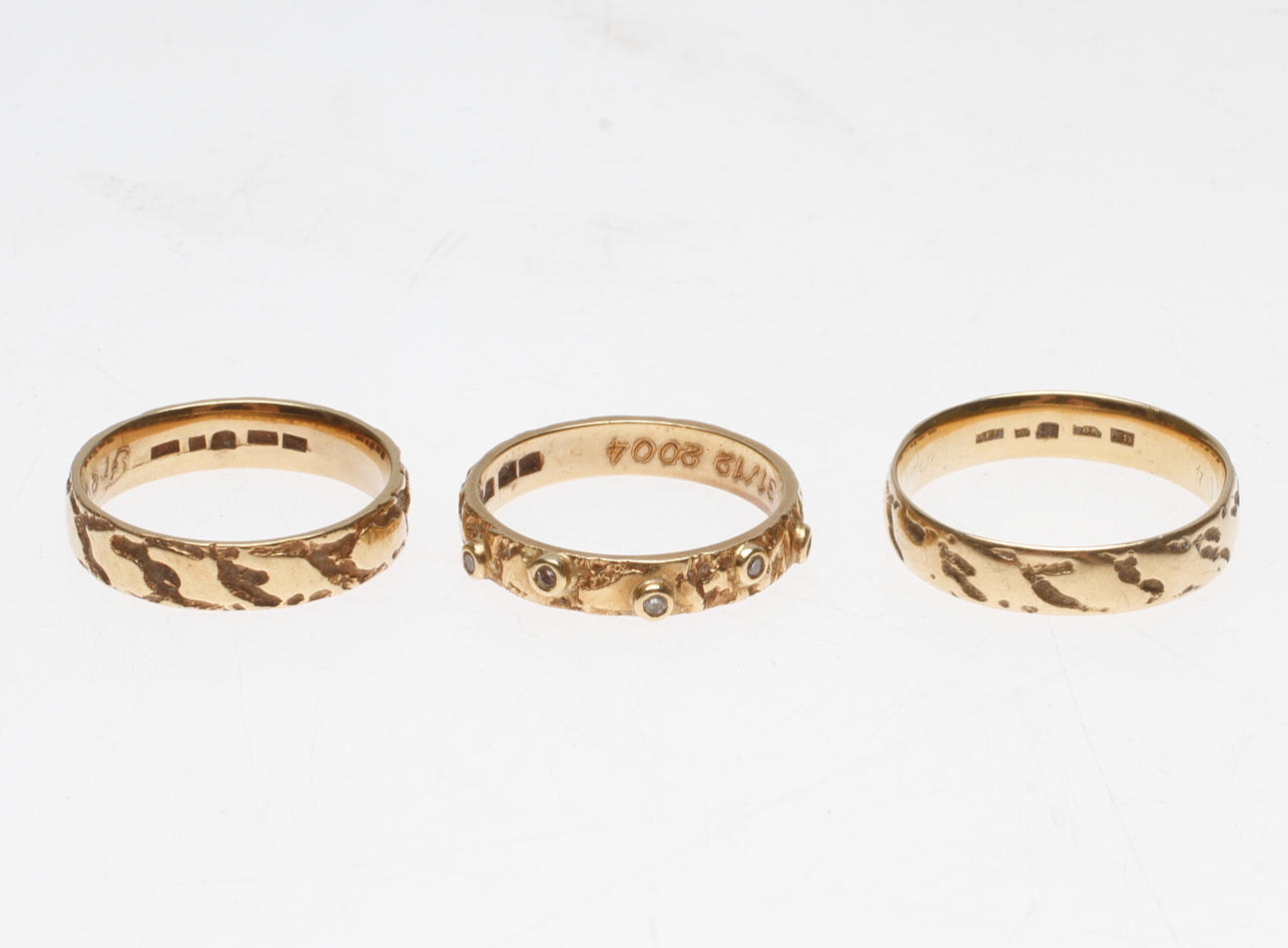 RINGAR, 3 st, 18k guld, vikt ca 14,7 gr.