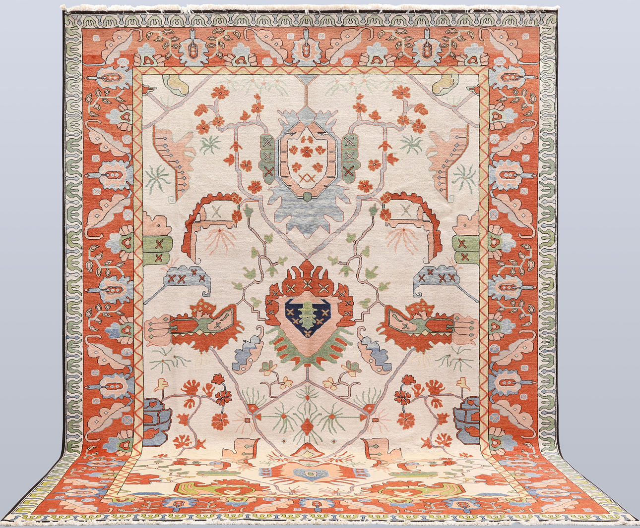 CARPET. Heriz - vegetable dyes, 381 x 280 cm.