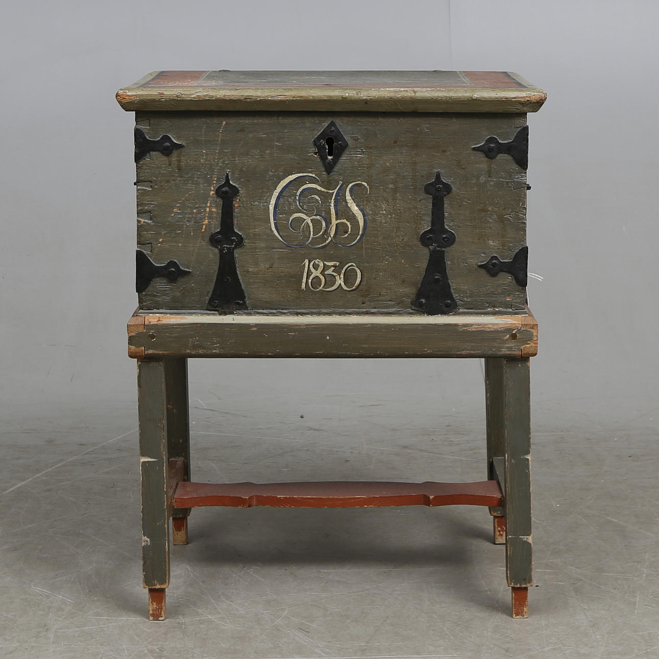 SKRIN, allmoge, troligen Småland, bär datering 1830.