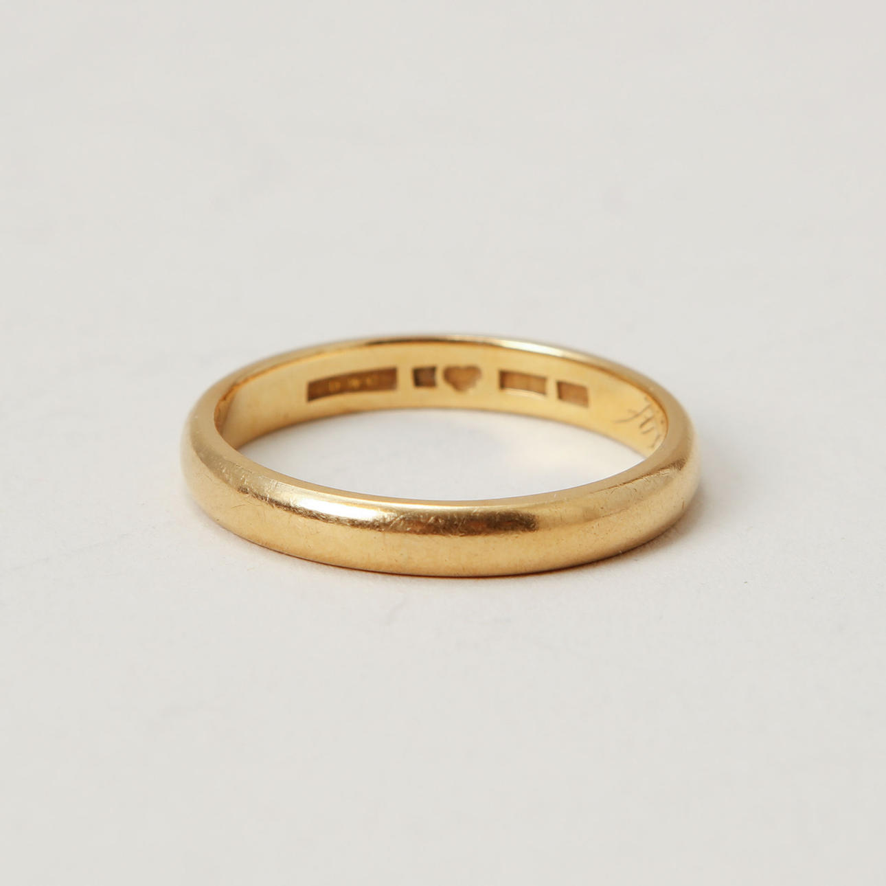 RING, 18k gold, weight approx. 5.4 grams.
