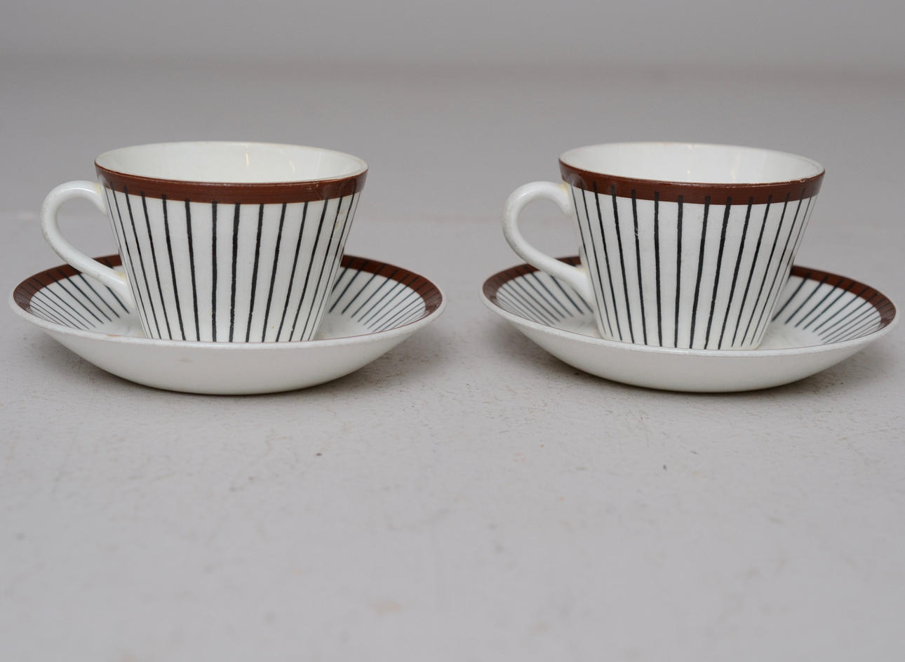 STIG LINDBERG. SPISA RIBB KAFFEKOPPAR.