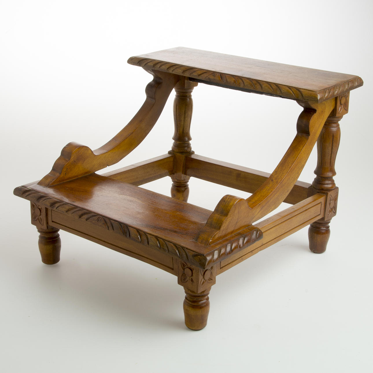 TRAPPALL, 2-stegs, mahognybetsad, samtida.