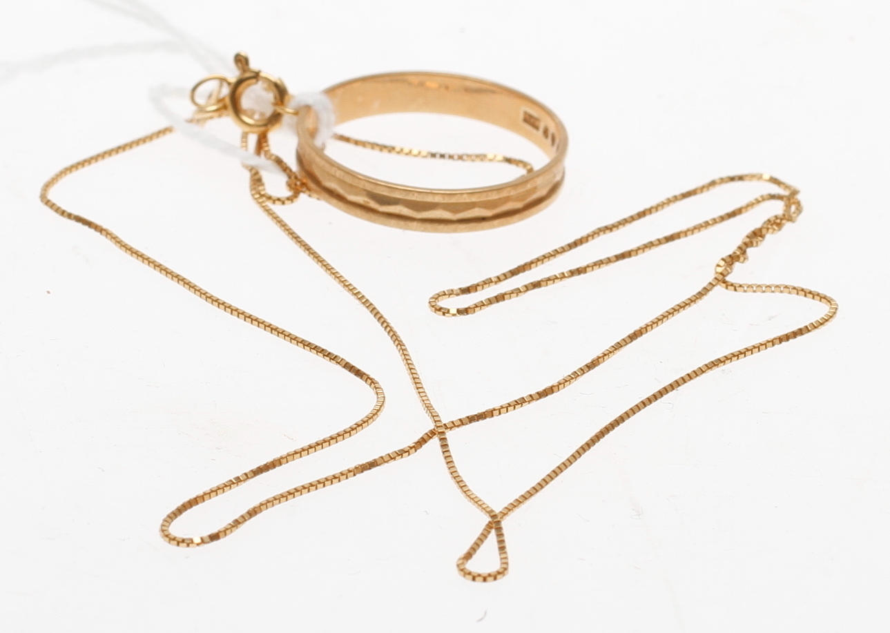 KEDJA samt RING, 18k guld, vikt ca 3,4 gram.