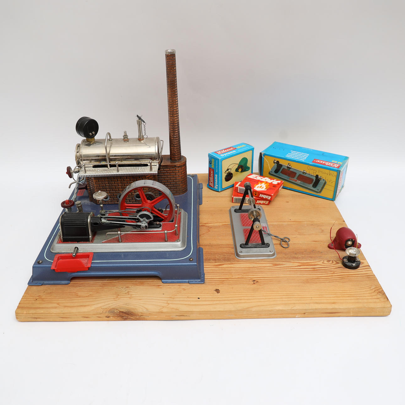STEAM ENGINE, Wilesco, with accessories.