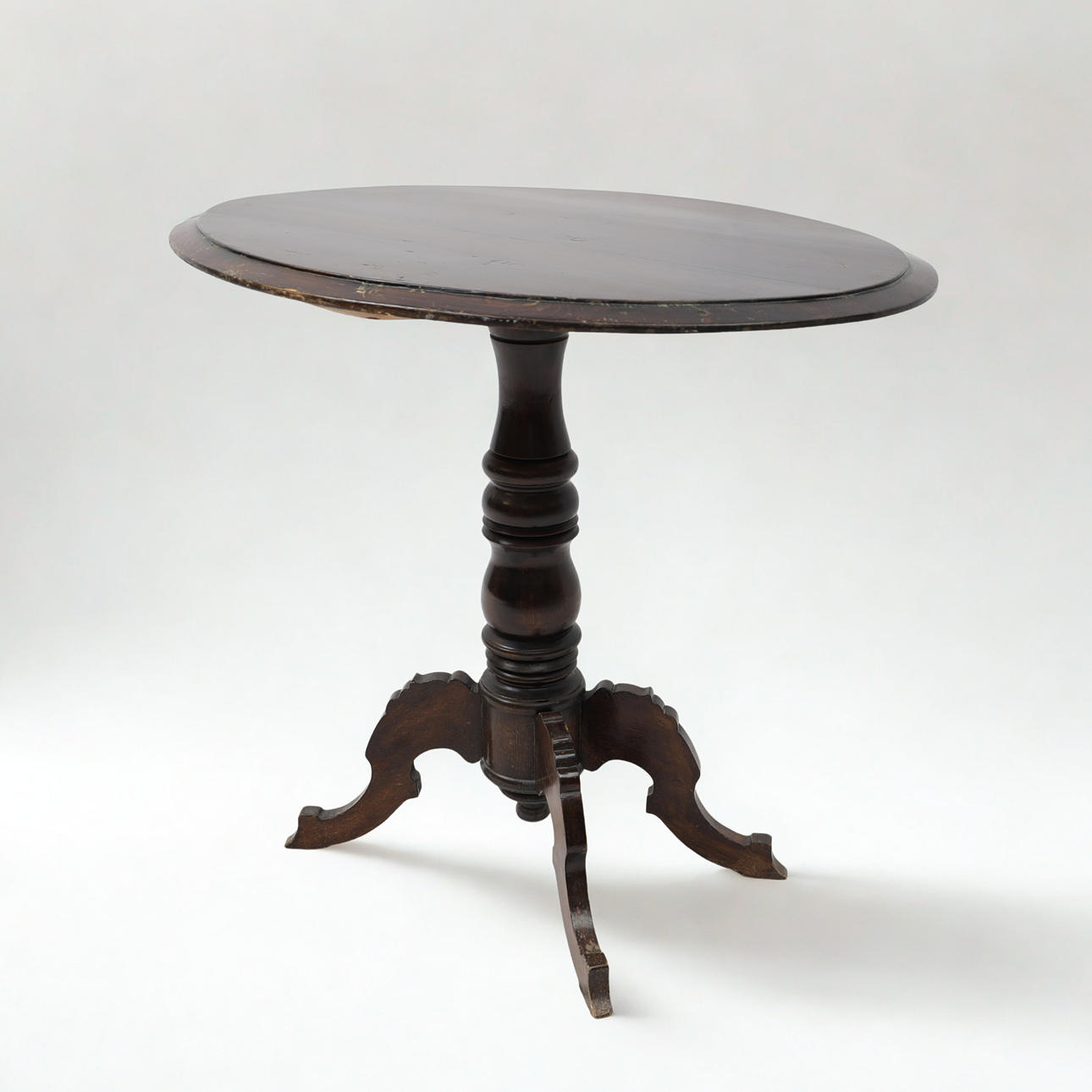 PEDESTAL TABLE, 19th/20th century.