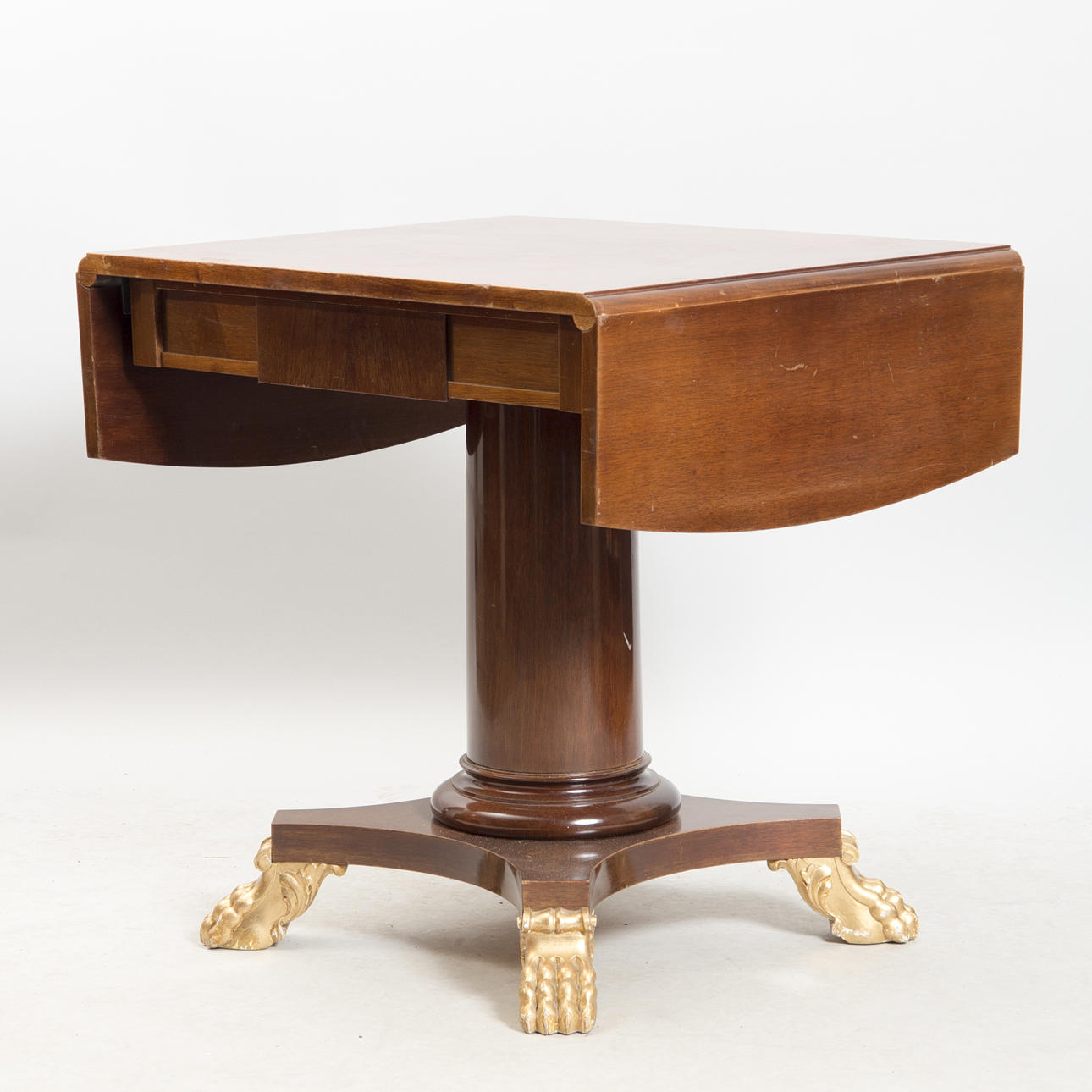 BORD MED KLAFFAR, mahogny med förgyllningar, empirestil.