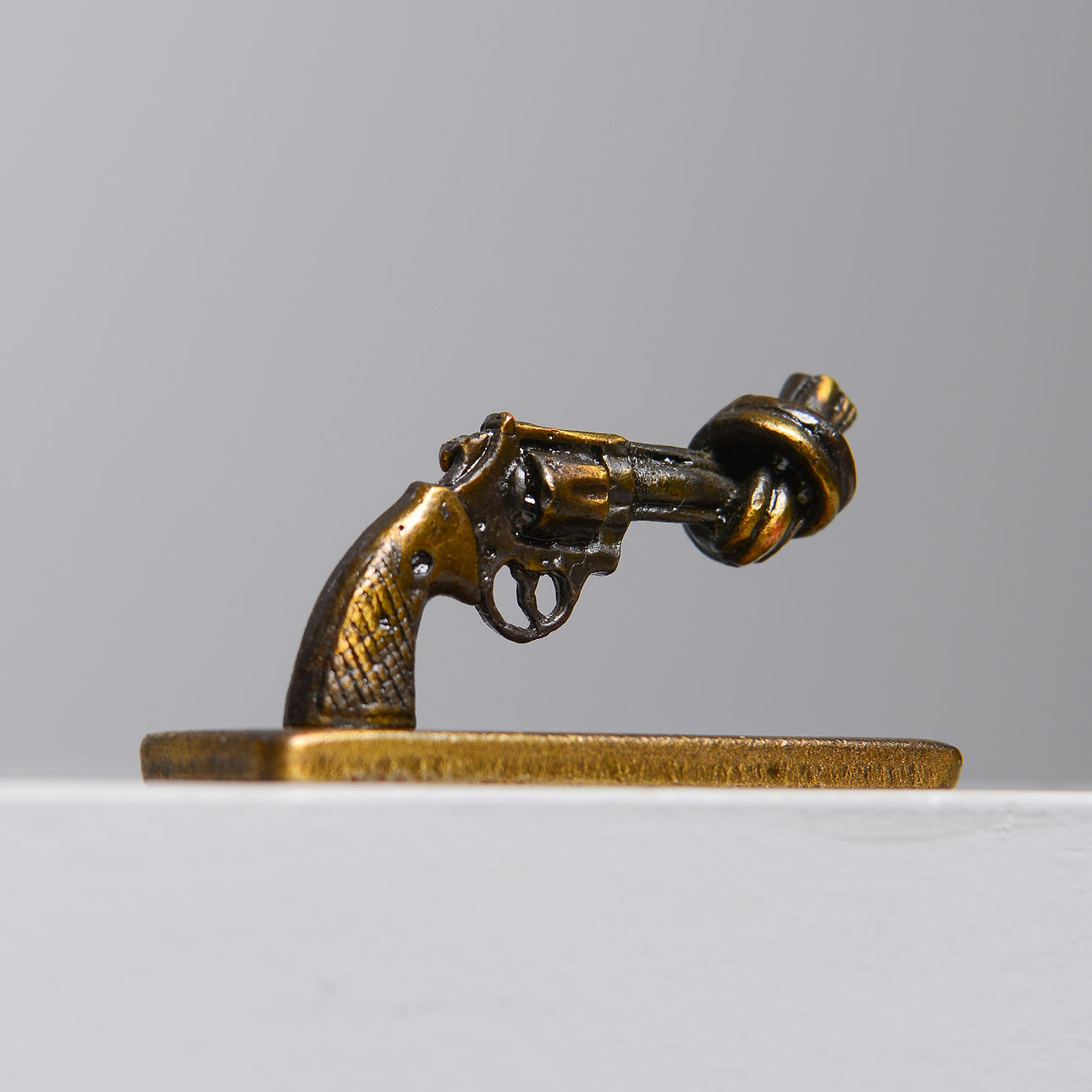 CARL FREDRIK REUTERSWÄRD. "Non-Violence", skulptur, monogramsignerad