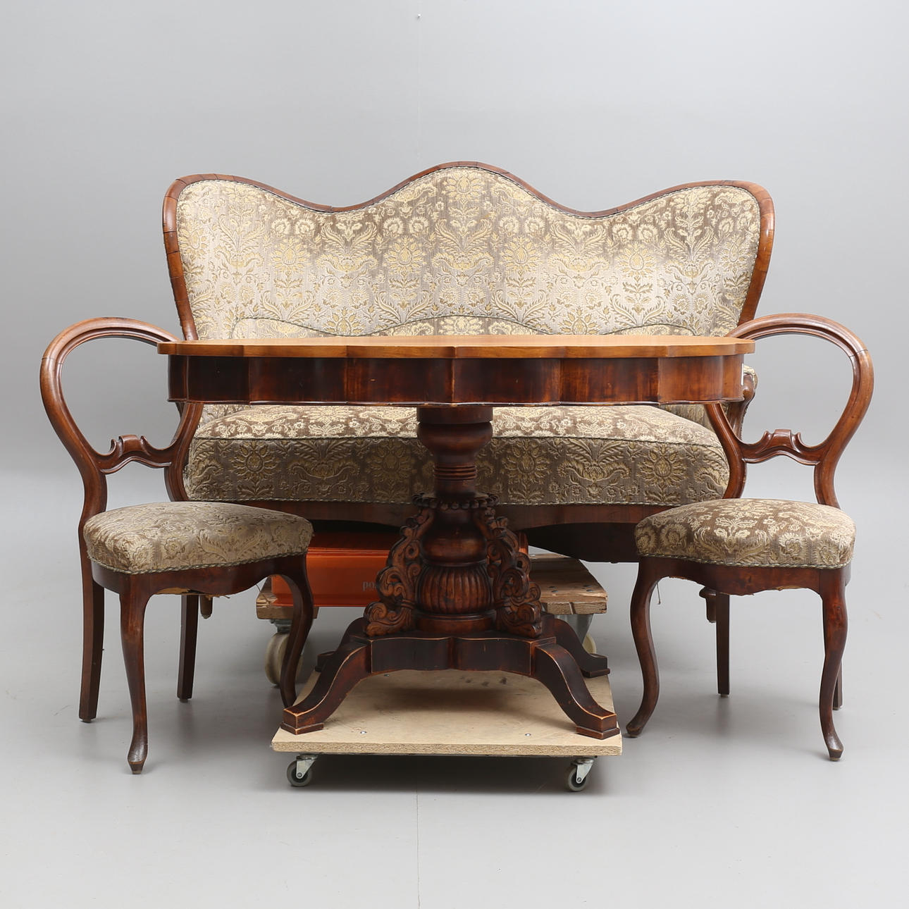SALONGSMÖBEL, 4 delar, nyrokoko, 1800-talets slut.