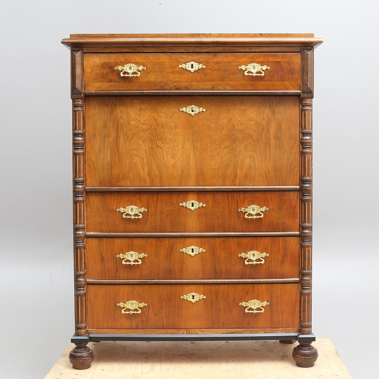 CHIFFONJÉ, senempire, 1800-talets andra hälft.