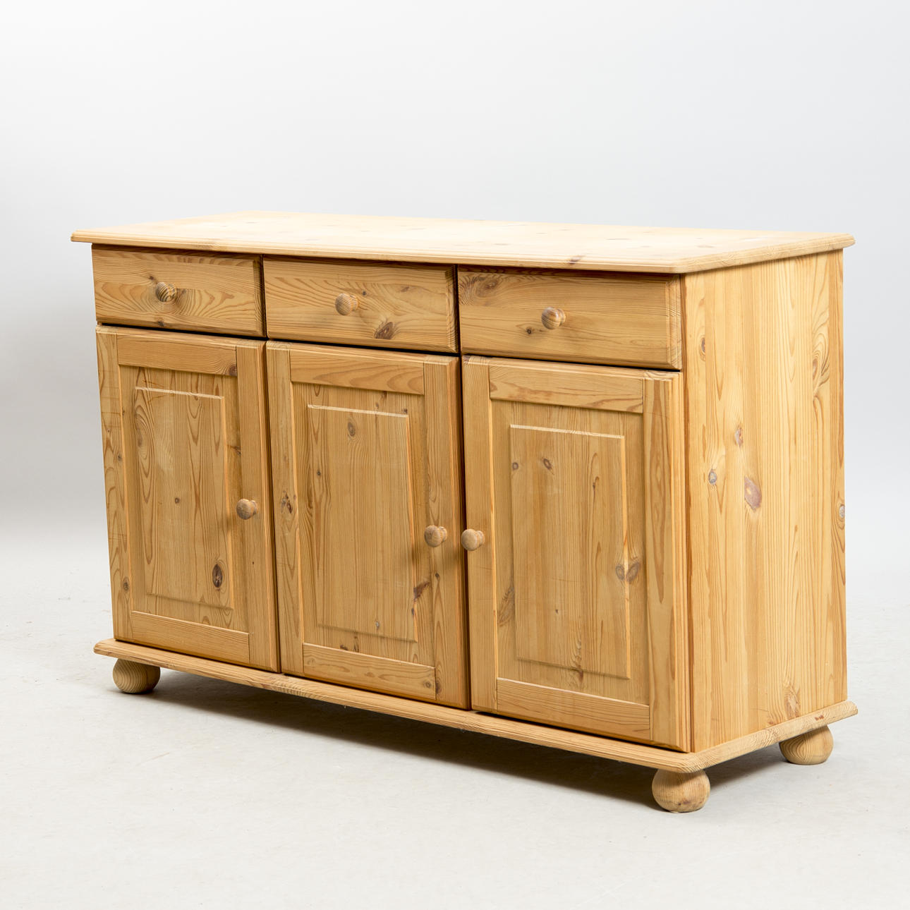 KÖPMANSDISK, fur, sent 1900-tal.