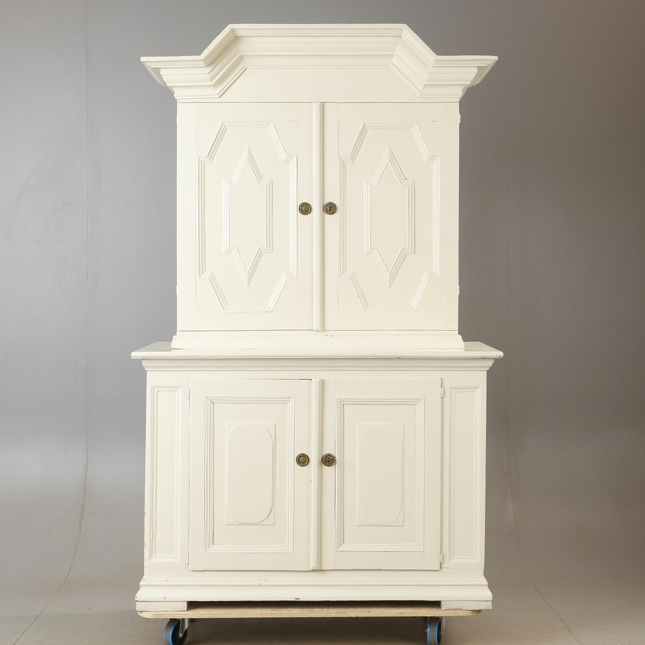 CABINET, white-painted, 18th/19th century.