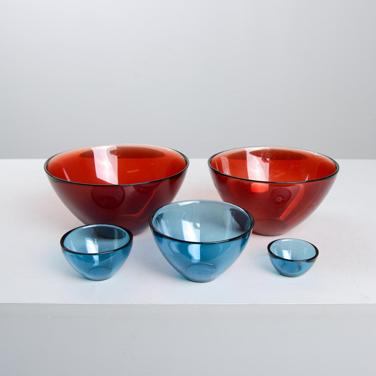 SVEN PALMQVIST. Skålar, 5 st, "Fuga", Orrefors, formgivna 1953-1954